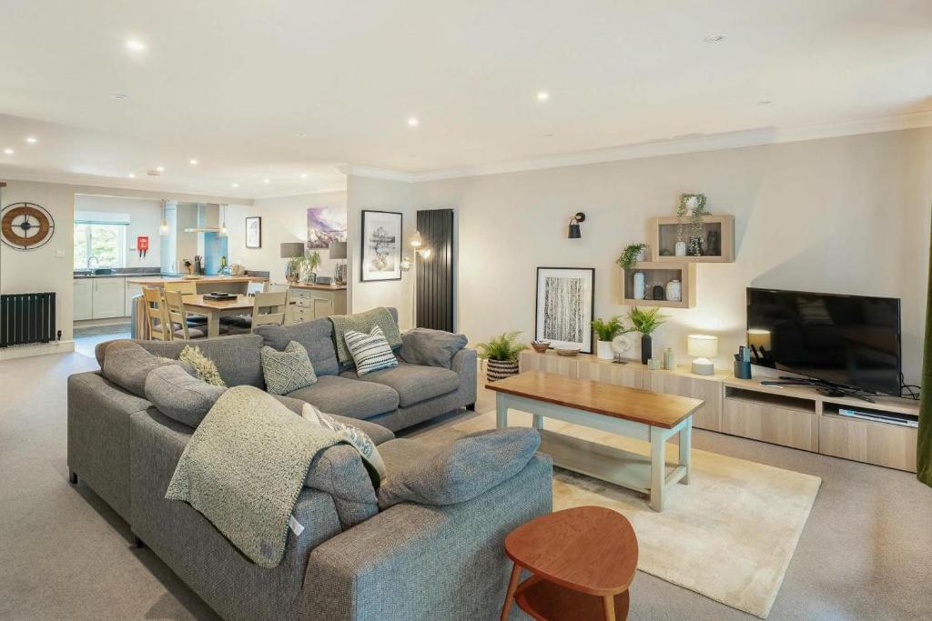 2 Bed in Ambleside oc-lr016 - Tap to explore photos