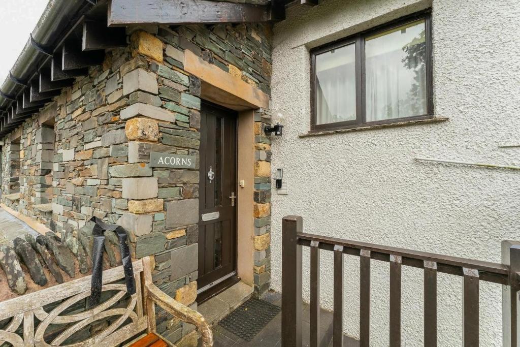 2 Bed in Ambleside oc-lr016 - Tap to explore photos