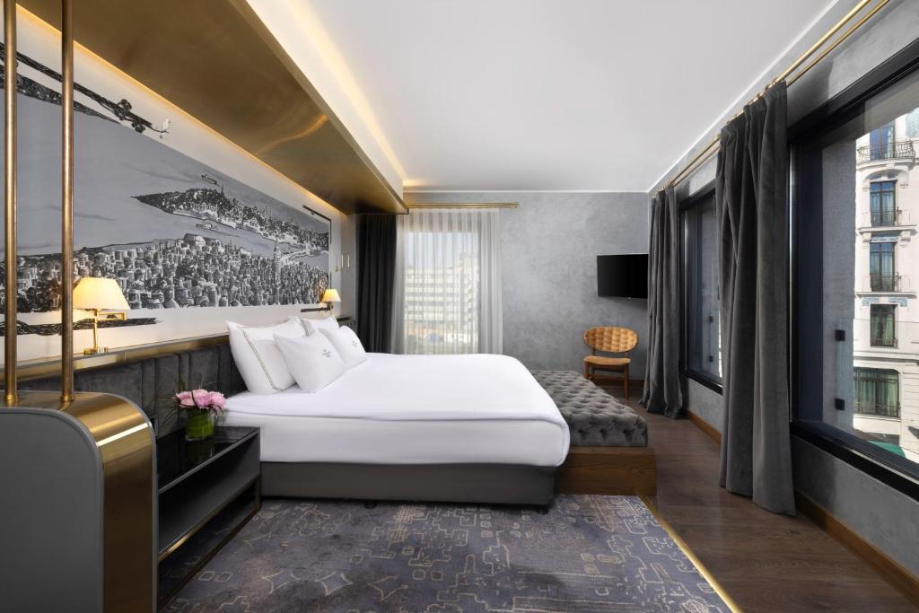 The Wings Hotels Karakoy Room Type - Corner Suite Room With Seaview