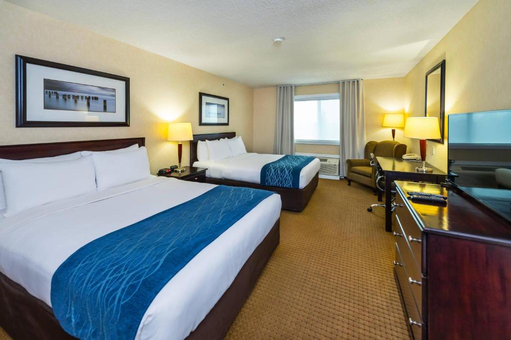 Comfort Inn & Suites Edson - Yellowhead Highway - Tap to explore photos