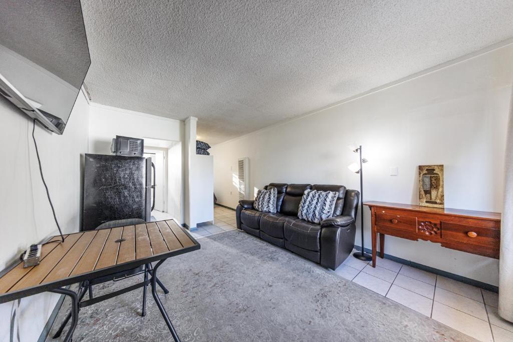 Lovely Single Apartment #11 - Tap to explore photos