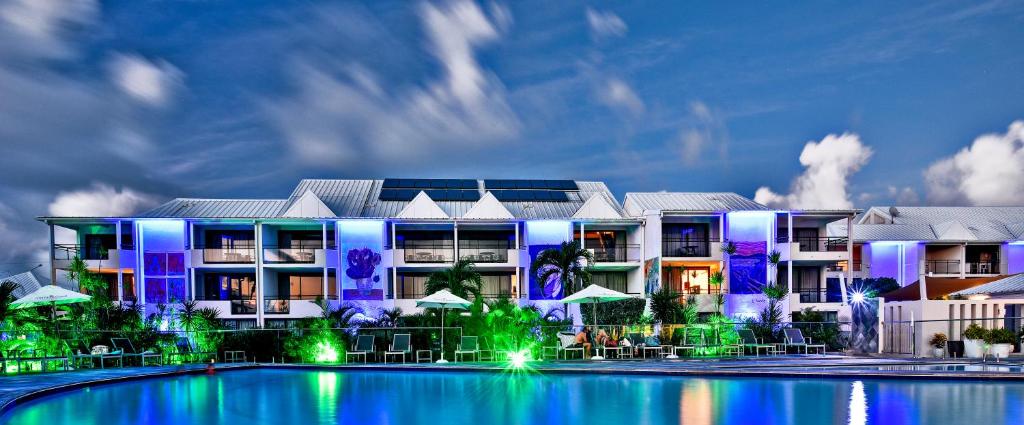 Hommage Hotel & Residences - Tap to explore photos