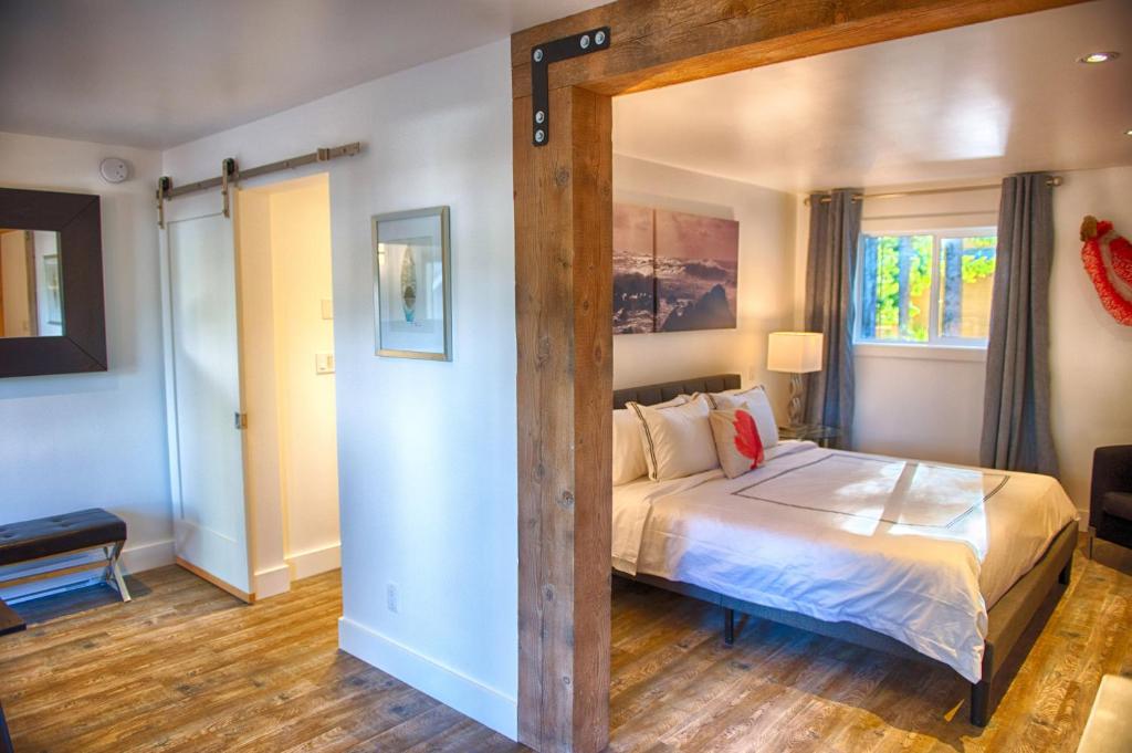The Francis Boutique Inn photo 2