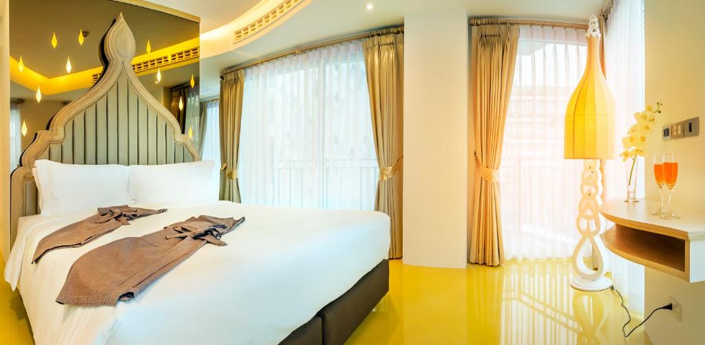Сьюит (Представительский номер с балконом), Отель Anajak Bangkok