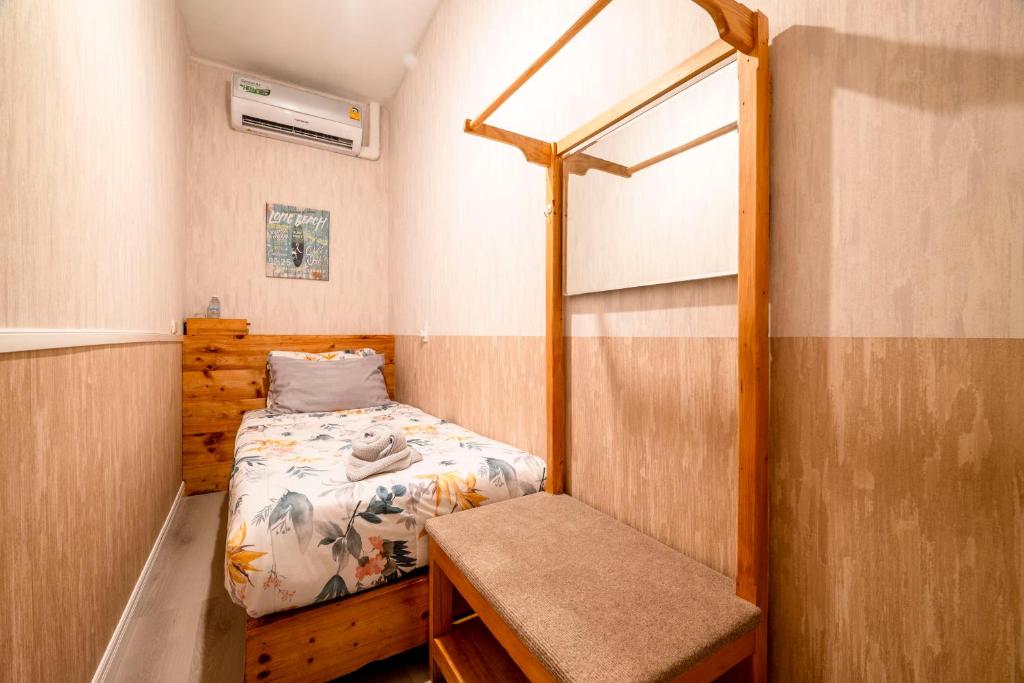 Sindy's Hostel Room Type - Single Room with Shared Shower and Toilet