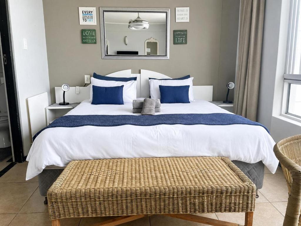 Strand Beach Road Unit 416 - Tap to explore photos