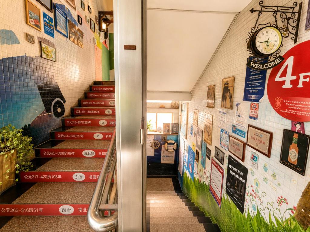 Notting Hill Hostel - Tap to explore photos