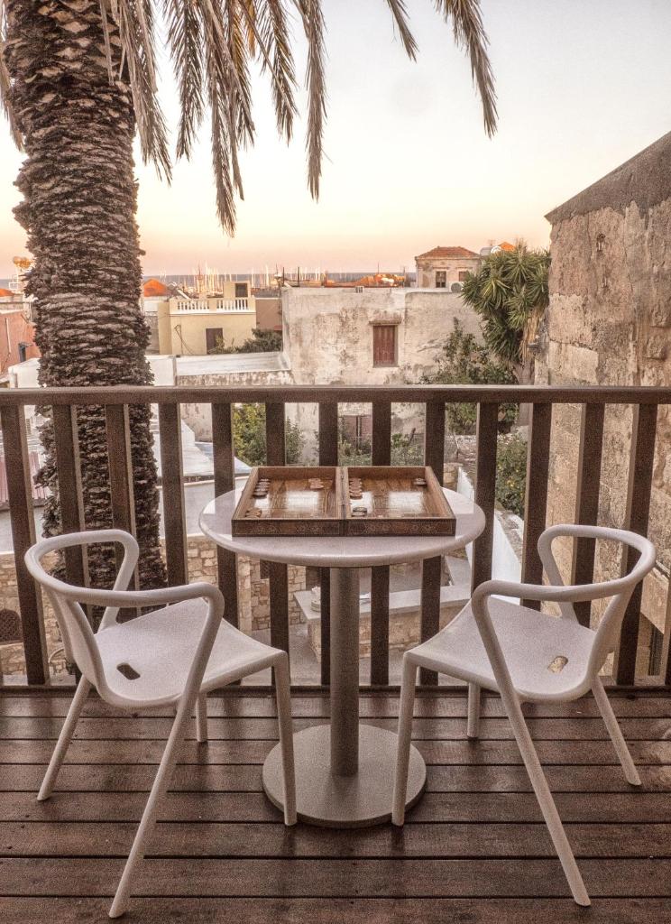Двухместный (Двухместный номер Делюкс с 1 кроватью и балконом), Trinity Boutique Hotel