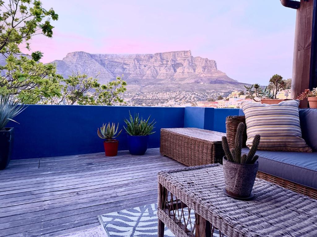 City Penthouse with Table Mountain views & hot tub