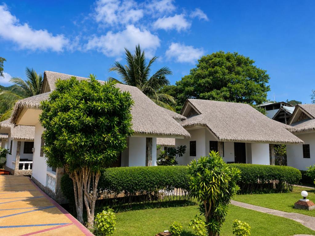 Phuwadee Resort & Spa Room Type - Deluxe Triple Room