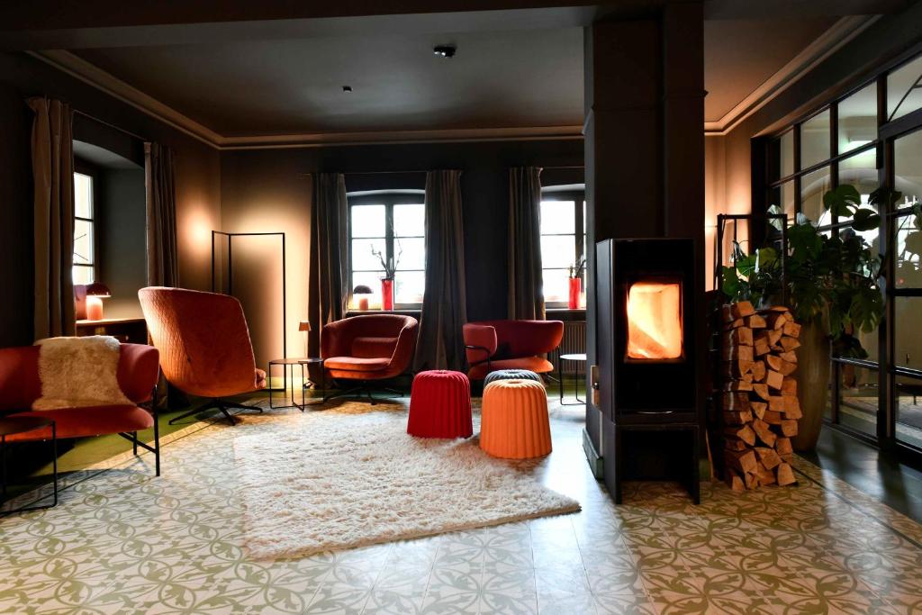 Villa Mittermeier, Hotellerie & Restaurant - Tap to explore photos
