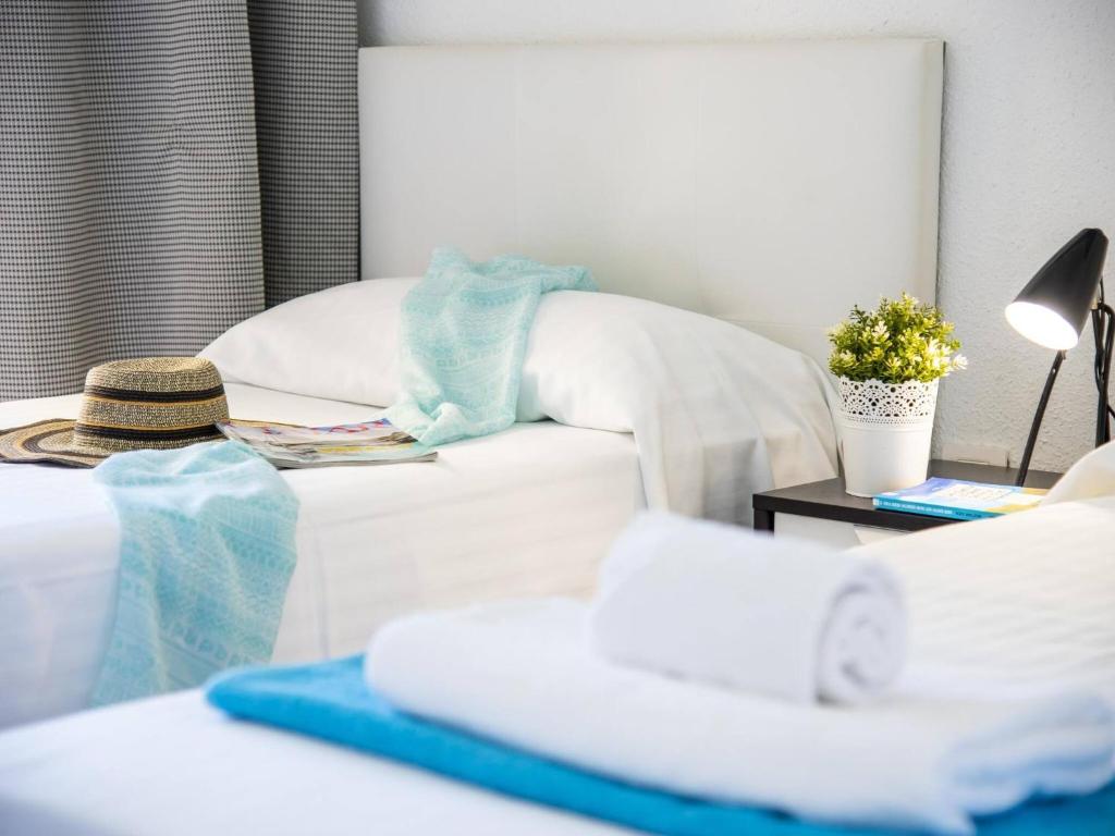 Comfy Apartment in Las Americas air condition - Tap to explore photos
