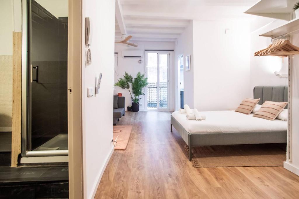 44POC1062 - Studio newly decorated in Poble Sec - Tap to explore photos