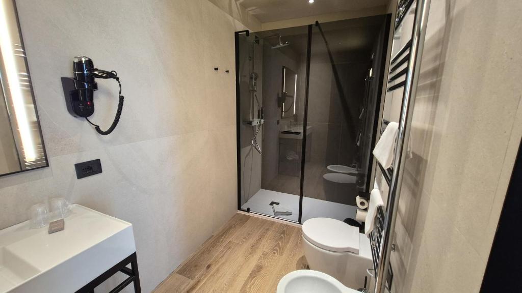 Kira Suites Hotel Milano - Tap to explore photos