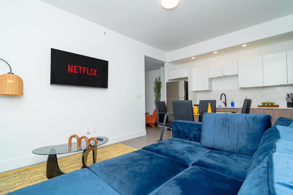 Cozy Miami 2BR Oasis Near Brickell, Calle Ocho & Marlins Stadium - Tap to explore photos