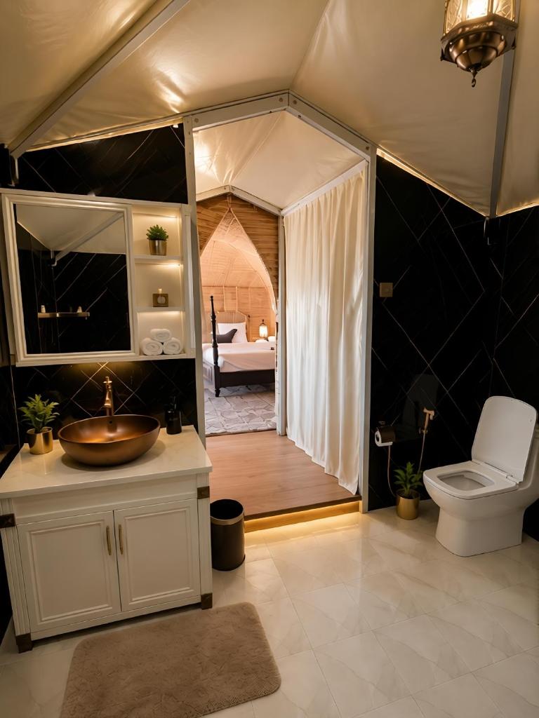 Luxury Desert Camp Oman - Tap to explore photos
