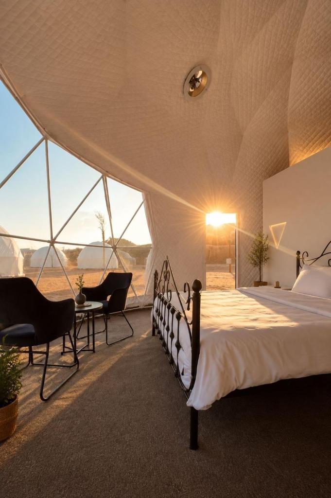 Luxury Desert Camp Oman - Tap to explore photos