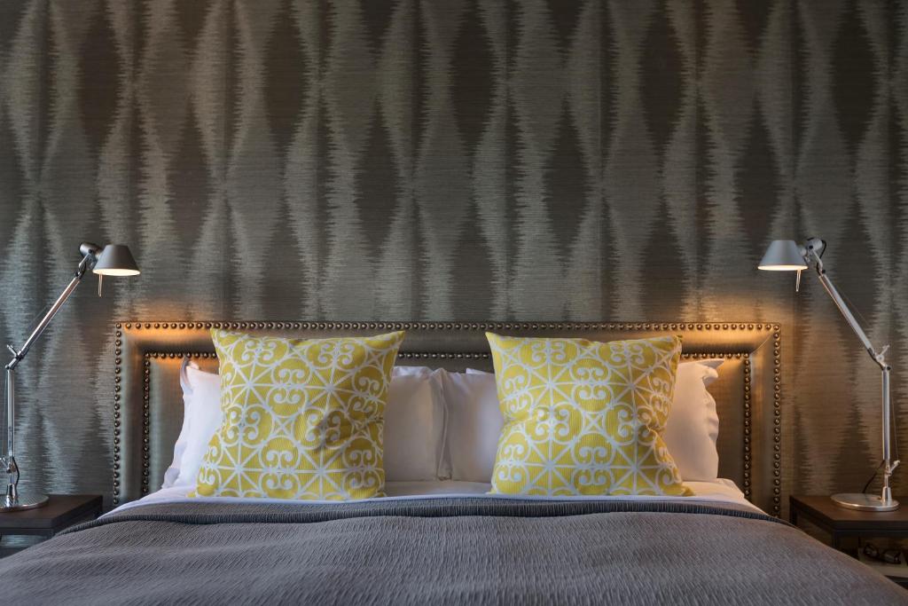 Hotel St Moritz, Queenstown - MGallery Collection Room Type - St Moritz King Room