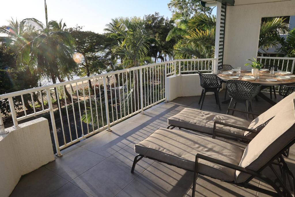 Costa Royale Beachfront Apartment - Tap to explore photos