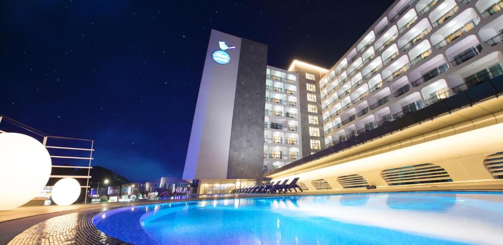 Hotel Whistlelark by Bestwestern Signature Collection photo 1