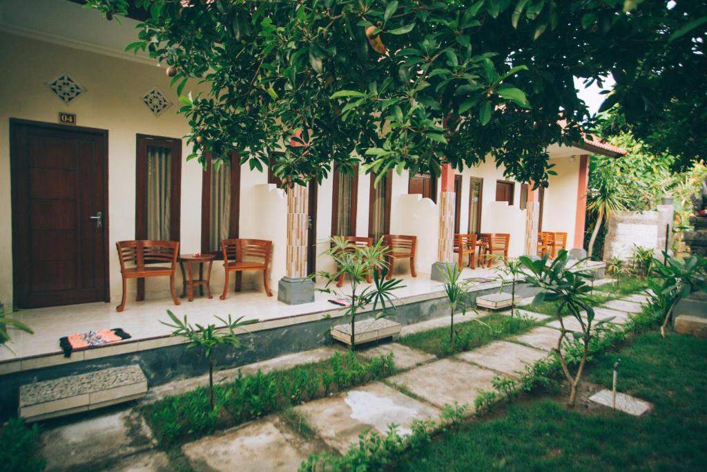 Nerima Hut Lembongan - Tap to explore photos