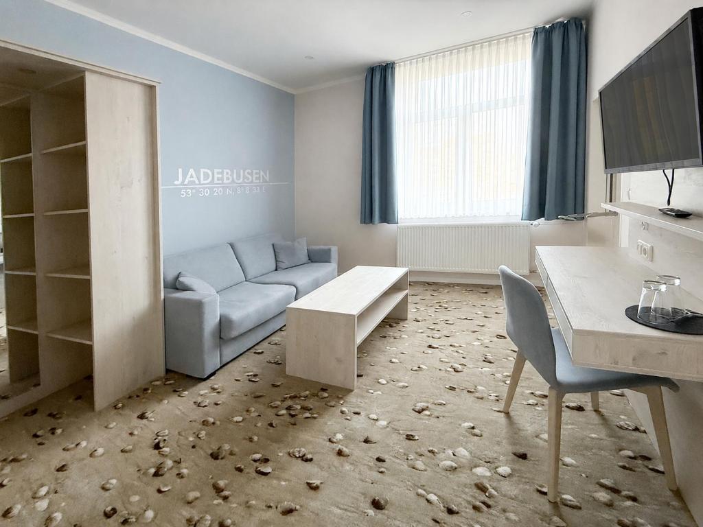 DORMERO Hotel Wilhelmshaven - Tap to explore photos