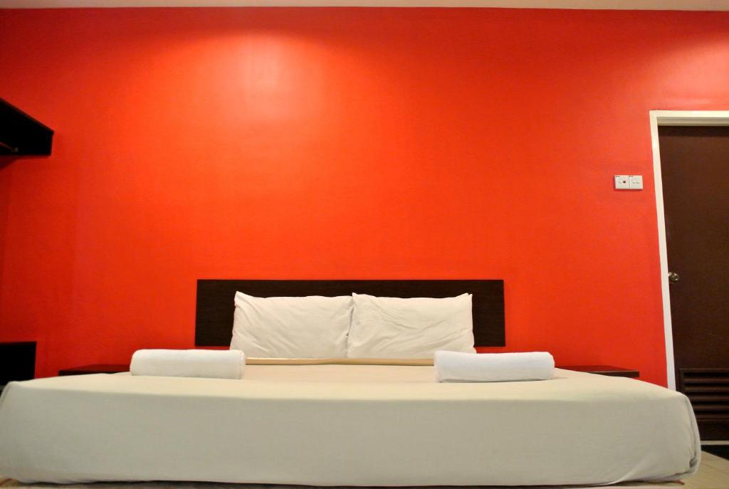 Wau Hotel & Cafe photo 1