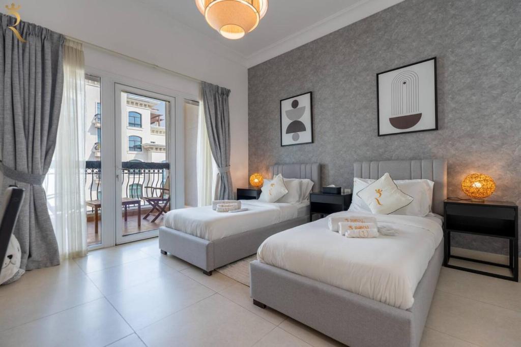 Yas Island 2BR - Sleek Chic Luxury Haven - Tap to explore photos