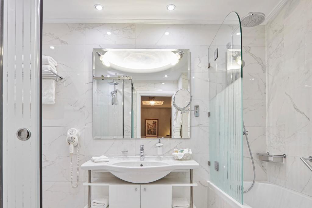 Сьюит (Представительский люкс), Ava Hotel and Suites