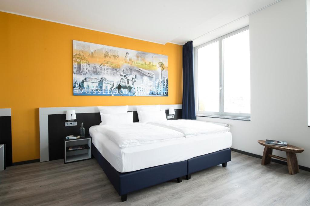 Carathotel Duesseldorf City - Tap to explore photos