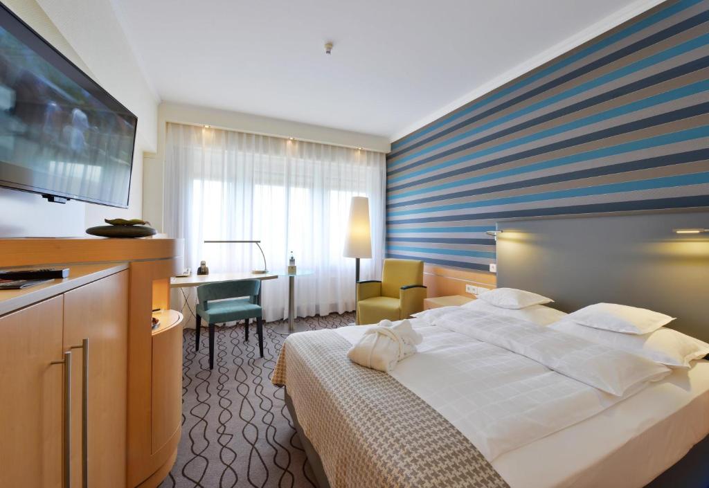 Best Western Premier Parkhotel Kronsberg Room Type - Business Queen Room