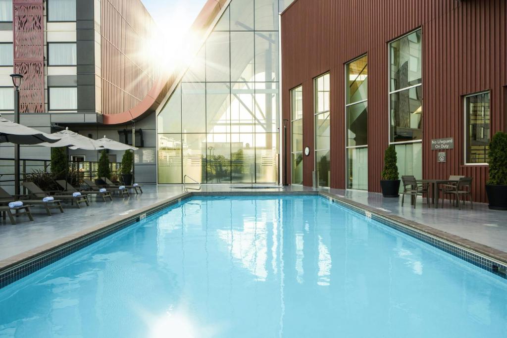 Delta Hotels by Marriott Vancouver Delta - Tap to explore photos