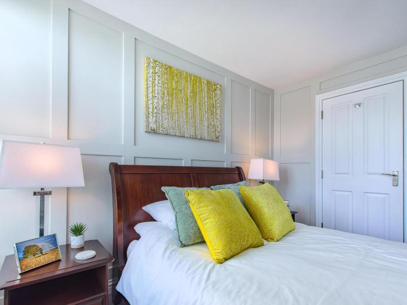 Harper Luxe Serviced Apartments Dunstable - Tap to explore photos