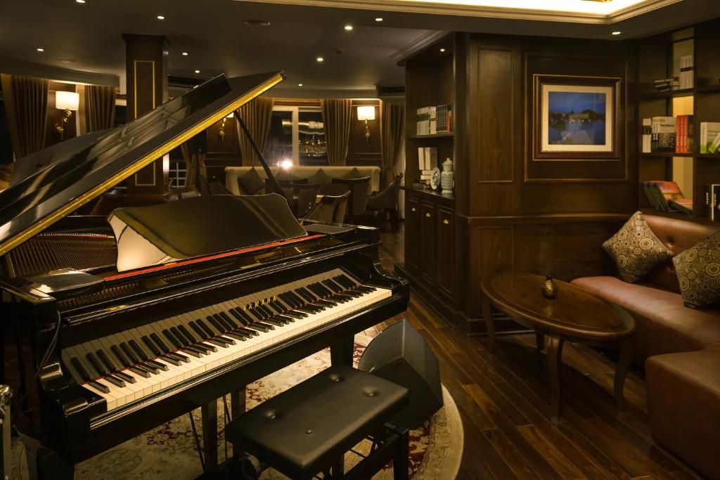 Paradise Elegance Cruise Halong