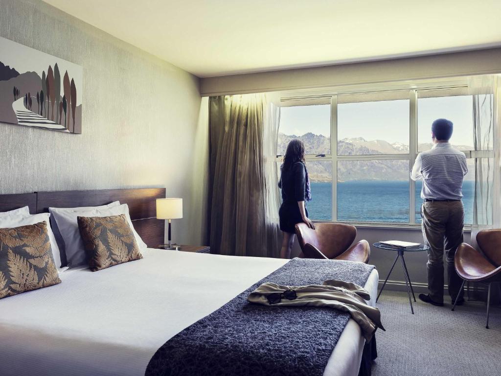 Mercure Queenstown Resort - Tap to explore photos