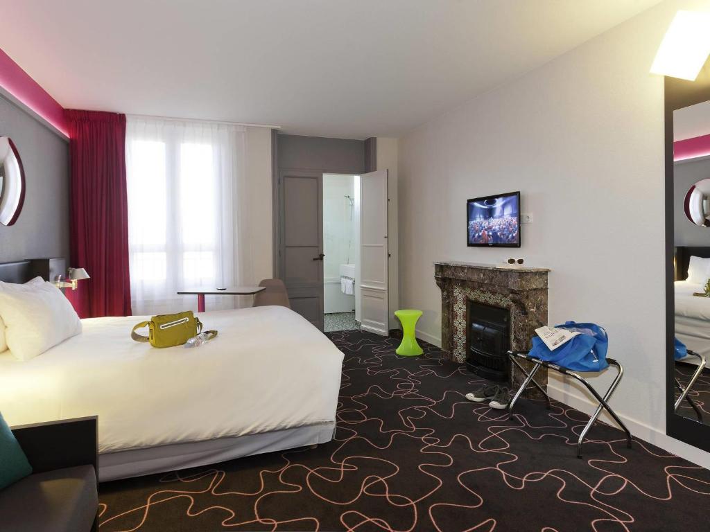 ibis Styles Roanne Centre Gare Room Type - Standard Family Suite with One Double Bed and Sofa ibis Styles Roanne Centre Gare Room Type - Standard Family Suite with One Double Bed and Sofa