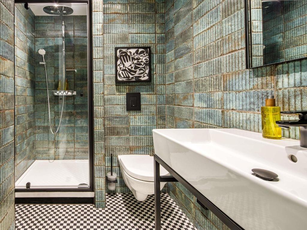 ibis Styles Edinburgh St Andrew Square - Tap to explore photos