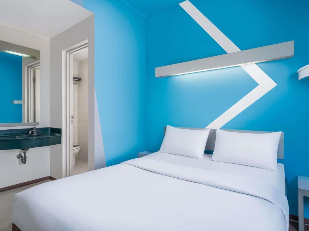ibis budget Jakarta Menteng Room Type - Queen Room