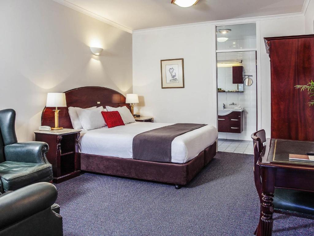 Mercure Ballarat Hotel and Convention Centre Room Type - Lodge Room