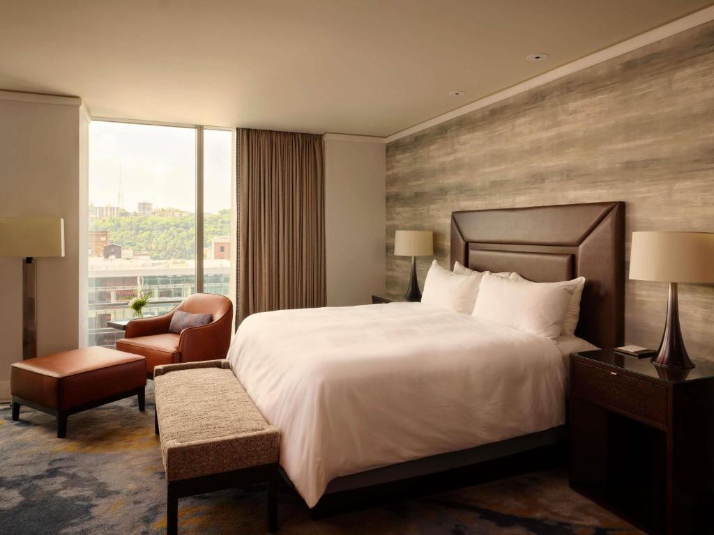Fairmont Pittsburgh Room Type - Signature One Bedroom Suite King