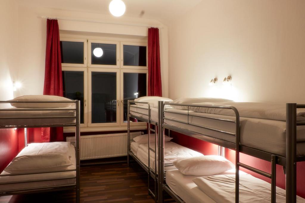 Номер (Кровать в общем 6-местном номере для мужчин и женщин), Ballhaus Berlin Hostel