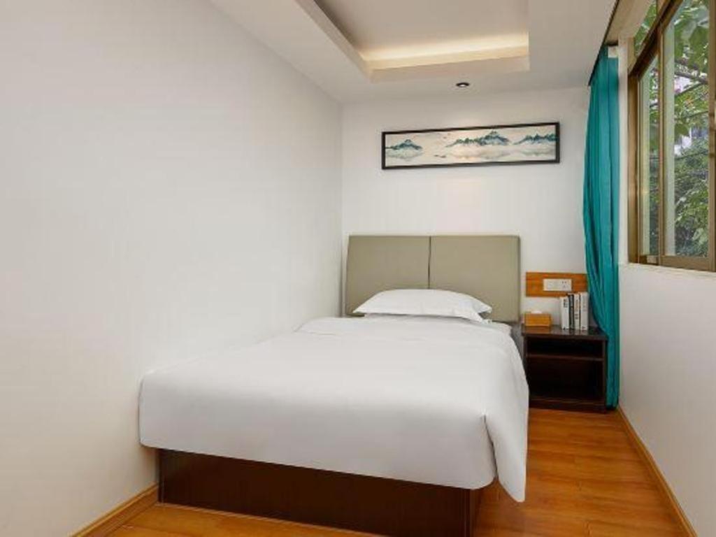 Shang Pin Holiday Inn - Tap to explore photos