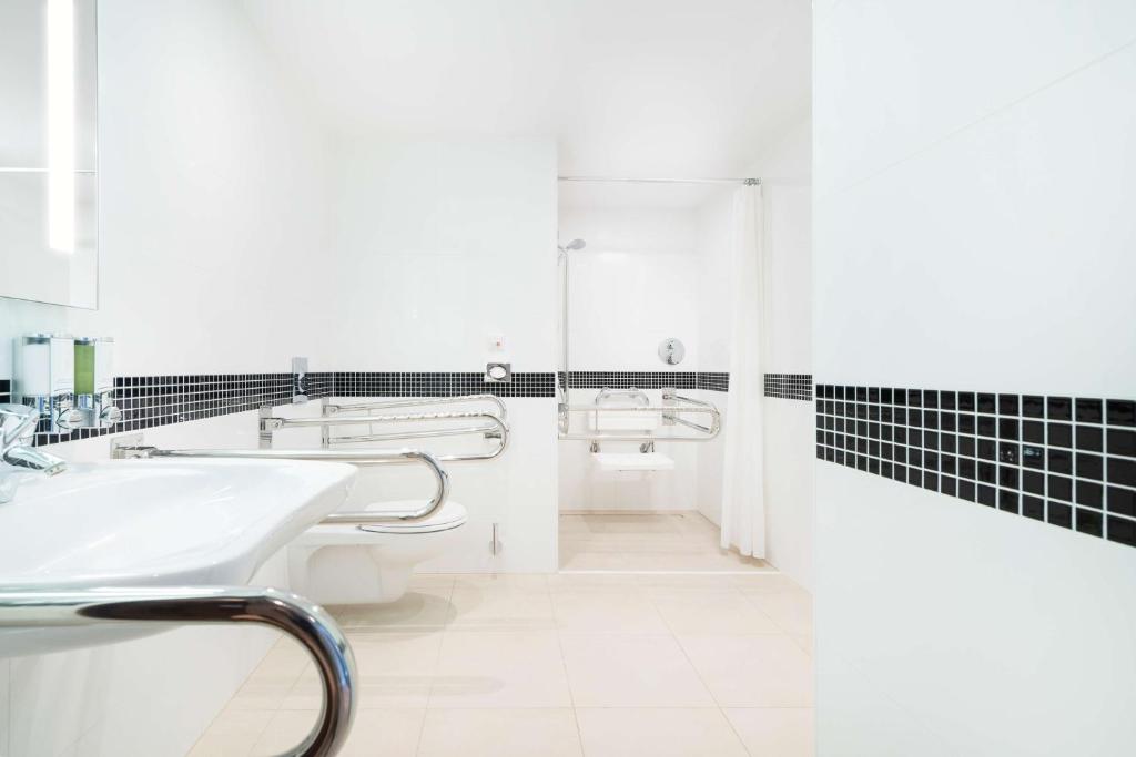 Hampton by Hilton Krakow Room Type - Queen Room - Accessible