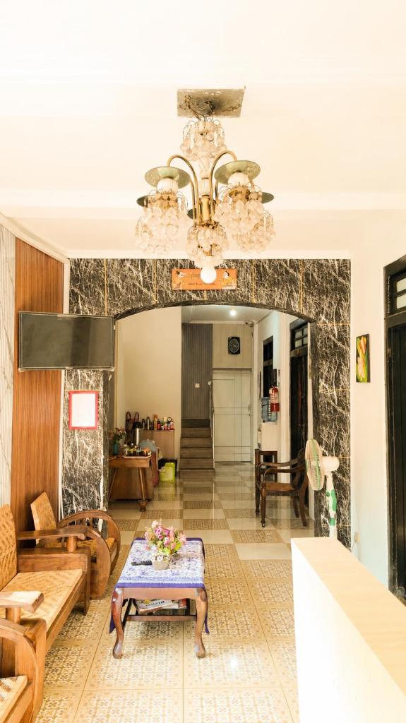 Ars Inn Eco Syariah Malioboro - Tap to explore photos