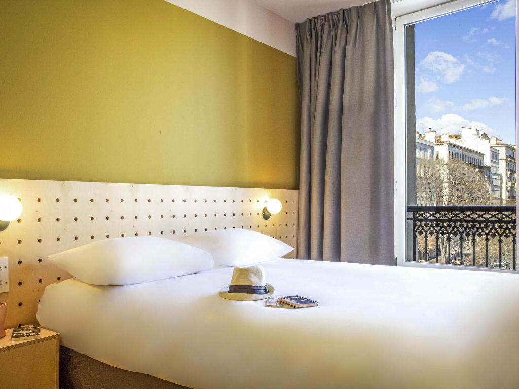 Greet Hotel Marseille Centre St Charles - Tap to explore photos