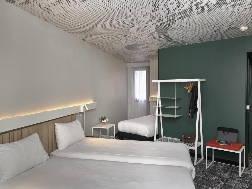 Ibis Annecy Cran Gevrier Hotel Room Type - Room with 3 Single Beds