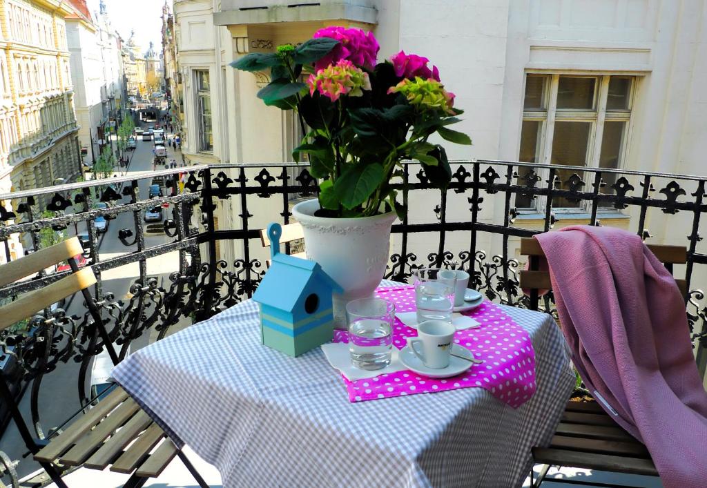 Golden Stars Budapest Apartments photo 4
