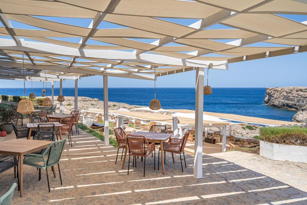VORAMAR by 3VILLAS - Tap to explore photos
