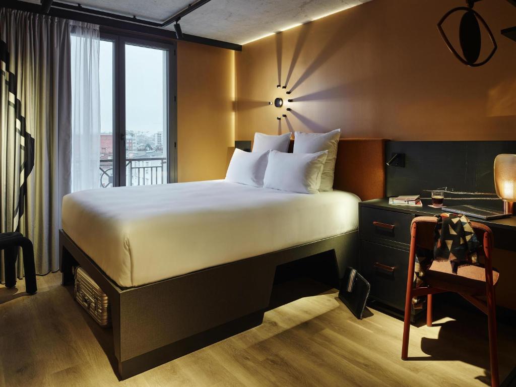 Tribe Paris Saint Ouen Room Type - TRIBE COMFORT WITH DOUBLE BED, CITY SIDE