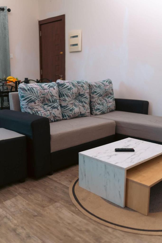 Modern Apt in Secure Gated Residence - BS1 - Tap to explore photos